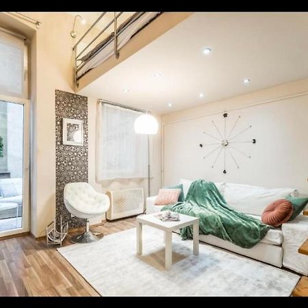 Center Studio With Sauna And Patio Apartment Budapest Ngoại thất bức ảnh